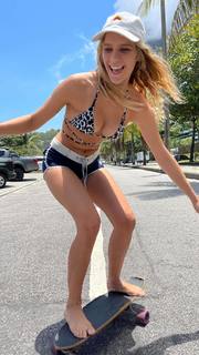 Isabella Santoni feet photo thumbnail