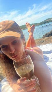 Isabella Santoni feet photo thumbnail