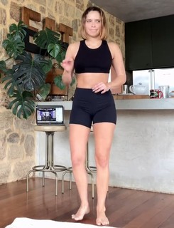 Isabella Santoni feet photo thumbnail