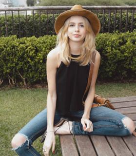 Isabella Scherer feet photo 1