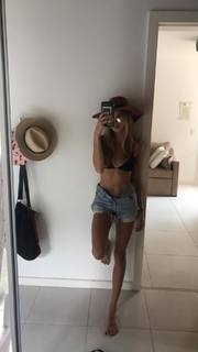 Isabella Scherer feet photo 4