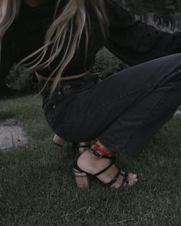 Isabella Scherer feet photo 9