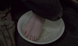 Isabelle Adjani feet photo thumbnail