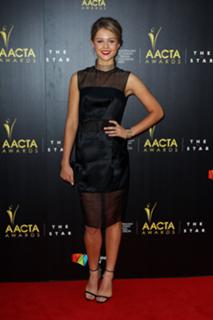 Isabelle Cornish feet photo 12