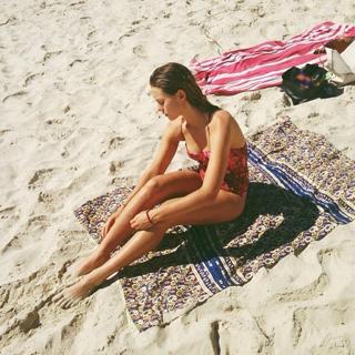 Isabelle Cornish feet photo 6