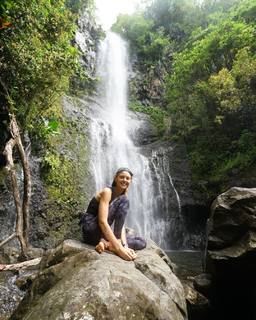 Isabelle Cornish feet photo 3
