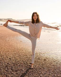 Isabelle Cornish feet photo 14