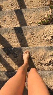 Isabelle Cornish feet photo 9
