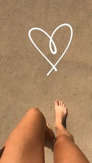 Isabelle Cornish feet photo 1