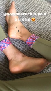 Isabelle Cornish feet photo 12