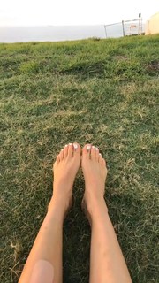 Isabelle Cornish feet photo 5
