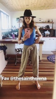 Isabelle Cornish feet photo 4