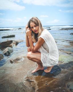 Isabelle Cornish feet photo 7