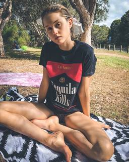Isabelle Cornish feet photo 16
