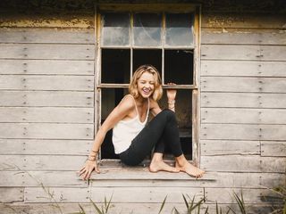 Isabelle Cornish feet photo 5