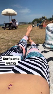 Isabelle Cornish feet photo 4