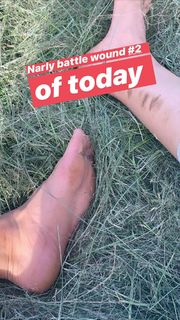 Isabelle Cornish feet photo 1