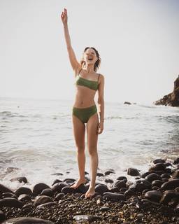 Isabelle Cornish feet photo 12