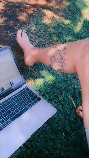 Isabelle Cornish feet photo 5