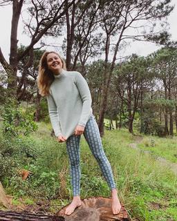 Isabelle Cornish feet photo 11