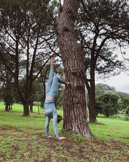 Isabelle Cornish feet photo 10