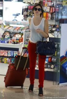 Isabelle Drummond feet photo thumbnail