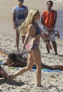 Isabelle Drummond feet photo thumbnail