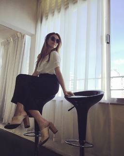 Isabelle Drummond feet photo thumbnail