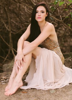 Isabelle Drummond feet photo thumbnail