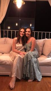 Isabelle Drummond feet photo thumbnail