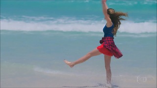 Isabelle Drummond feet photo thumbnail