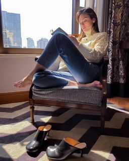 Isabelle Drummond feet photo thumbnail