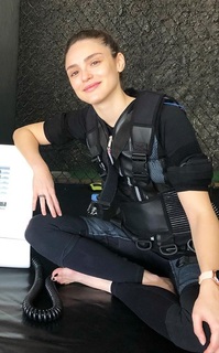 Isabelle Drummond feet photo thumbnail