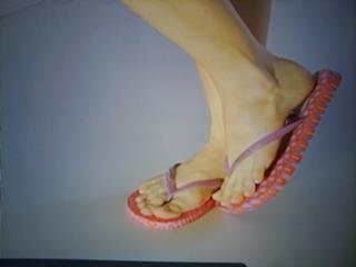 Isabelle Drummond feet photo thumbnail