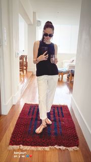Isabelle Drummond feet photo thumbnail