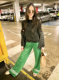 Isabelle Drummond feet photo thumbnail