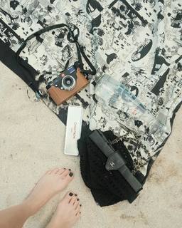 Isabelle Drummond feet photo thumbnail