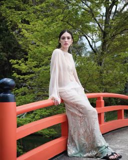 Isabelle Drummond feet photo thumbnail