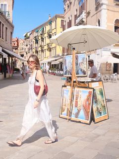 Isabelle Drummond feet photo thumbnail