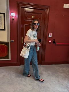 Isabelle Drummond feet photo thumbnail