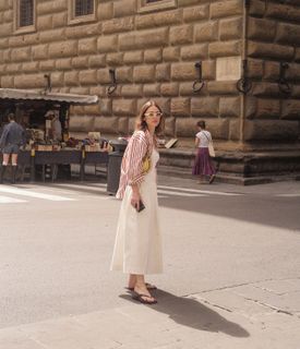 Isabelle Drummond feet photo thumbnail