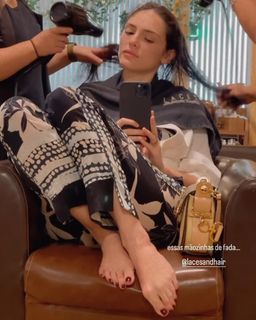 Isabelle Drummond feet photo 3
