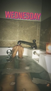 Isabelle Fuhrman feet photo thumbnail