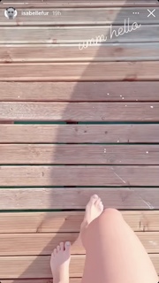 Isabelle Fuhrman feet photo thumbnail