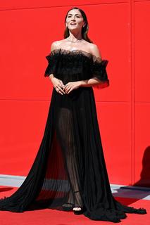 Isabelle Fuhrman feet photo thumbnail
