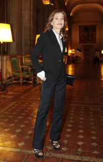 Isabelle Huppert feet photo thumbnail