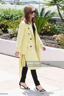 Isabelle Huppert feet photo thumbnail