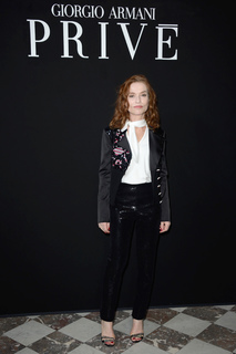 Isabelle Huppert feet photo thumbnail