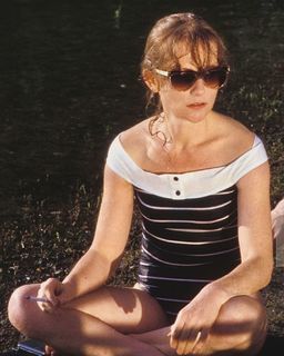 Isabelle Huppert feet photo thumbnail