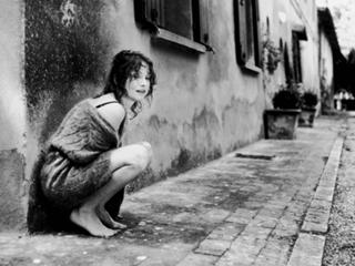 Isabelle Huppert feet photo thumbnail